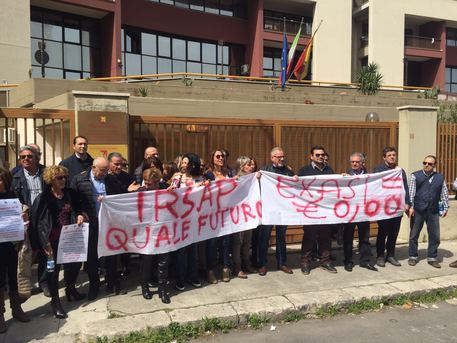 Protesta dipendenti ex Consorzi Asi: senza stipendi da 4 mesi